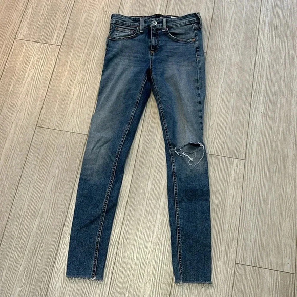 Rag & Bone Cate Mid-Rise Skinny Jeans with Distressed Knee in Blue sz 26 - Picture 6 of 16